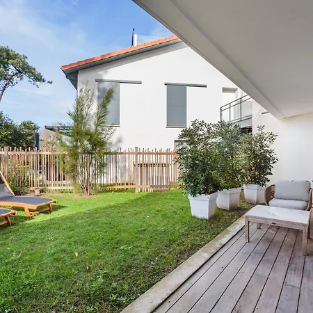 Karukera Bel Avec Jardin Au Coeur De Chiberta Apartment